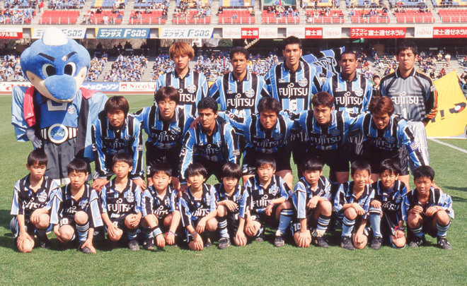 Photo チームの歴史が一目でわかる 川崎フロンターレの 歴代集合写真 を一挙紹介 サッカーダイジェストweb Photo チームの歴史が一目でわかる 川崎フロンターレの 歴代集合写真 を一挙紹介 サッカーダイジェストweb