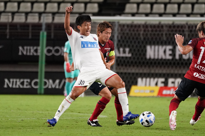 J１第３節photo 鹿島０ ２札幌 絶好調の鈴木が先制点 L フェルナンデスが追加点で札幌連勝 サッカーダイジェストweb