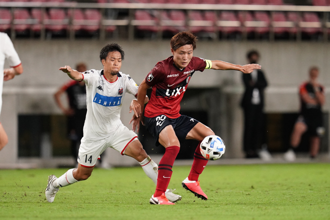 J１第３節photo 鹿島０ ２札幌 絶好調の鈴木が先制点 L フェルナンデスが追加点で札幌連勝 サッカーダイジェストweb