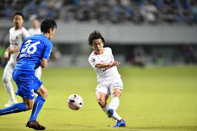 J1採点 寸評 鳥栖1 1c大阪 ともにj1初ゴールを決めた鳥栖の石井とc大阪の坂元に高評価 Momを獲得したのは サッカーダイジェストweb