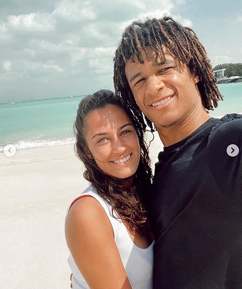 Photo シティ新加入 アケーの 美しすぎる婚約者 カイリー ラマンさんのセクシー アツアツな写真を一挙公開 サッカーダイジェストweb Photo シティ新加入 アケーの 美しすぎる婚約者 カイリー ラマンさんのセクシー アツアツな写真を一挙公開 サッカーダイジェストweb
