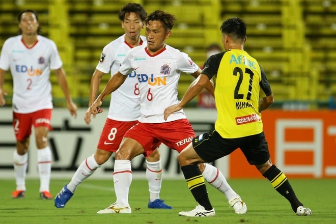 広島 人柄がにじみ出る青山敏弘の気遣い 練習後に歩み寄ってきて サッカーダイジェストweb 広島 人柄がにじみ出る青山敏弘の気遣い 練習後に歩み寄ってきて サッカーダイジェストweb