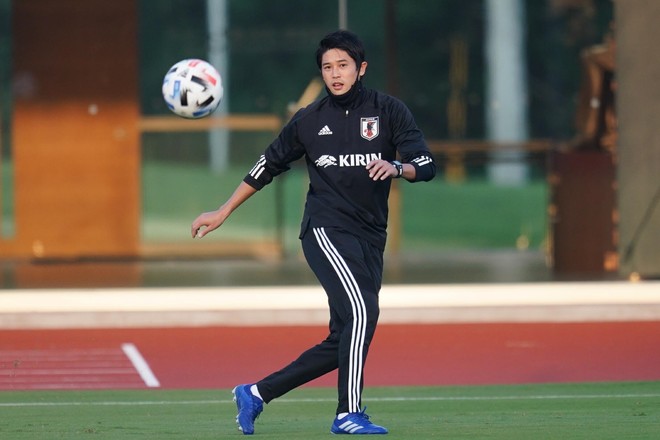 U 19代表 ロールモデルコーチとして選手 監督から好印象の内田篤人 ホテルに帰ってからは サッカーダイジェストweb U 19代表 ロールモデルコーチとして選手 監督から好印象の内田篤人 ホテルに帰ってからは サッカーダイジェストweb