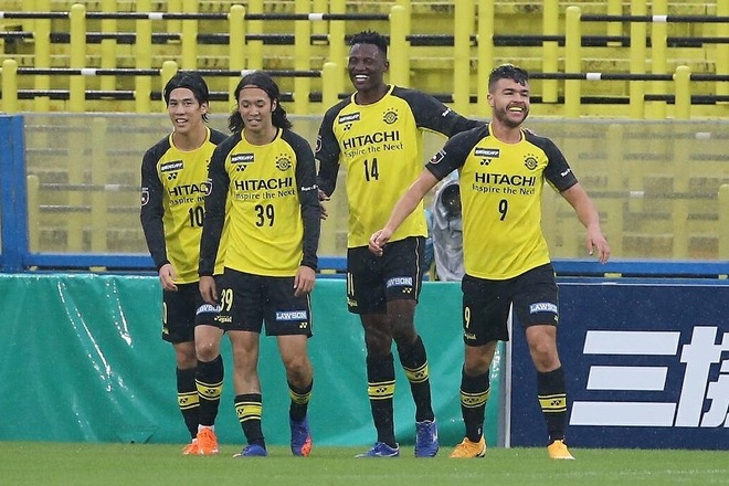 柏がオルンガ 江坂の4得点で逃げ切り勝ち 神戸 反撃虚しく連勝は4でストップ 三浦新体制初黒星 サッカーダイジェストweb 柏がオルンガ 江坂の4得点で逃げ切り勝ち 神戸 反撃虚しく連勝は4でストップ 三浦新体制初黒星 サッカーダイジェストweb