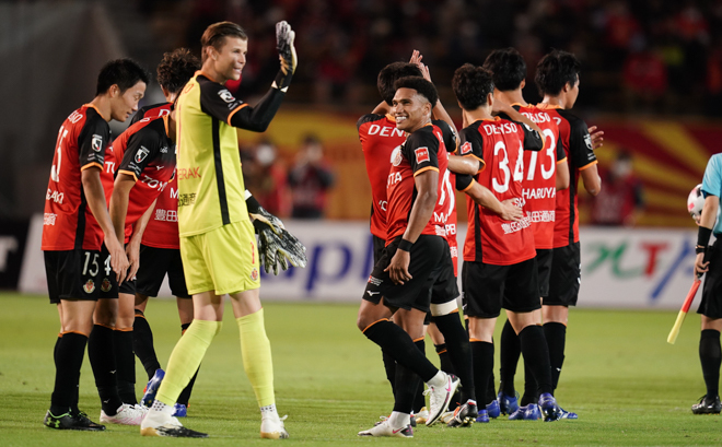 J１第22節photo 名古屋３ ０札幌 マテウスの完璧fk 山﨑の今季初ゴール 稲垣のダメ押し弾 札幌を寄せ付けず３試合連続完封勝利 サッカー ダイジェストweb