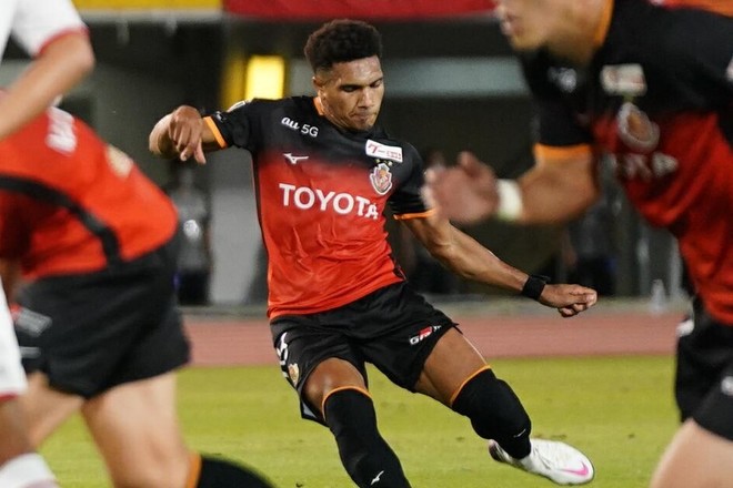 エグやばシュート やっぱレベチ 名古屋 マテウスが魅せた完璧な無回転fkにファン驚愕 Gk一歩も動けず サッカーダイジェストweb エグやばシュート やっぱレベチ 名古屋 マテウスが魅せた完璧な無回転fkにファン驚愕 Gk一歩も動けず サッカーダイジェストweb