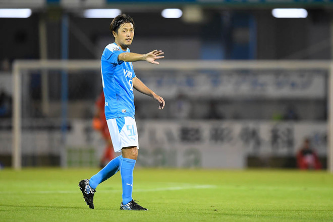 Photo ジュビロ磐田 遠藤保仁 サックスブルーを身に纏いチームを牽引 2試合連続フル出場で勝利に貢献した遠藤を特集 サッカーダイジェストweb Photo ジュビロ磐田 遠藤保仁 サックスブルーを身に纏いチームを牽引 2試合連続フル出場で勝利に貢献した遠藤を特集 サッカーダイジェストweb