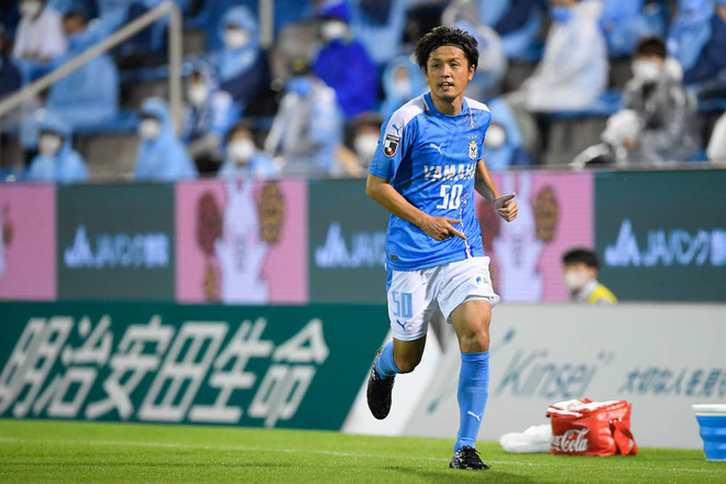 Photo ジュビロ磐田 遠藤保仁 サックスブルーを身に纏いチームを牽引 2試合連続フル出場で勝利に貢献した遠藤を特集 サッカーダイジェストweb Photo ジュビロ磐田 遠藤保仁 サックスブルーを身に纏いチームを牽引 2試合連続フル出場で勝利に貢献した遠藤を特集 サッカーダイジェストweb