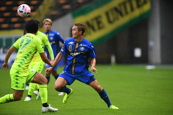 J２第27節photo 千葉 ０ ０ 町田 雨中戦は決着つかずの無得点ドロー サッカーダイジェストweb