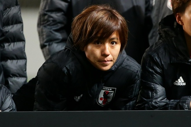 ダブルピースかわいい なでしこ岩渕真奈の愛らしい 赤ジャージ 黒マスク 姿に反響 7か月ぶり活動再開に感謝を表明 サッカーダイジェストweb ダブルピースかわいい なでしこ岩渕真奈の愛らしい 赤ジャージ 黒マスク 姿に反響 7か月ぶり活動再開に感謝を表明 サッカーダイジェストweb
