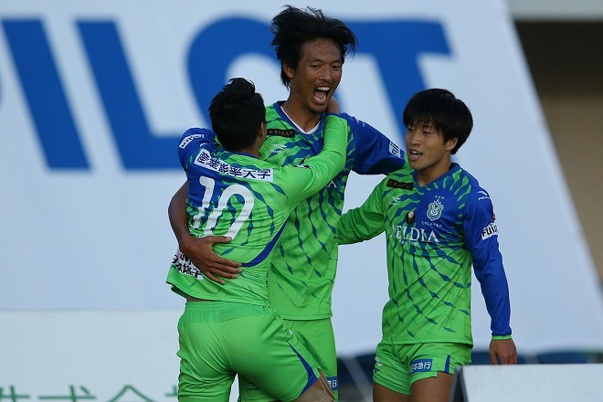 J1採点 寸評 湘南1 0横浜fc 決勝弾を叩き込んだ長身fwがmom 決定機演出の斉藤光毅も高評価 サッカーダイジェストweb J1採点 寸評 湘南1 0横浜fc 決勝弾を叩き込んだ長身fwがmom 決定機演出の斉藤光毅も高評価 サッカーダイジェストweb