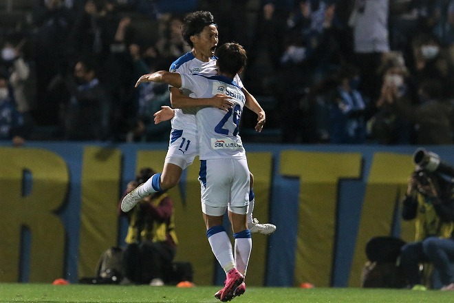 J1採点 寸評 横浜fc2 3大分 3選手を 7 の高評価に なかでも主役は古巣相手に逆転劇を演出したテクニシャン サッカーダイジェストweb J1採点 寸評 横浜fc2 3大分 3選手を 7 の高評価に なかでも主役は古巣相手に逆転劇を演出したテクニシャン サッカーダイジェストweb