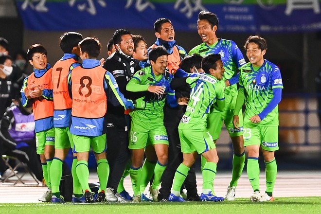 J1採点 寸評 湘南1 0横浜 決勝点の齊藤ほか 無失点の守備陣も高く評価 無得点の横浜攻撃陣は サッカーダイジェストweb J1採点 寸評 湘南1 0横浜 決勝点の齊藤ほか 無失点の守備陣も高く評価 無得点の横浜攻撃陣は サッカーダイジェストweb