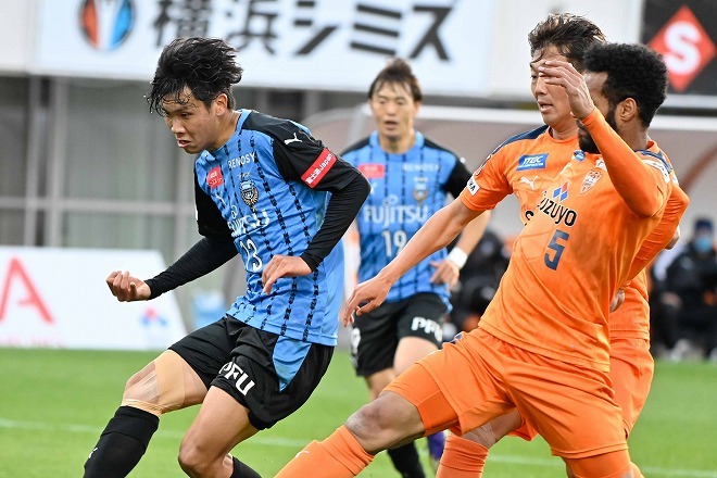 J1採点 寸評 清水2 2川崎 王者をギリギリまで追い詰めた清水を高評価 川崎は優勝決定後の緩みも サッカーダイジェストweb J1採点 寸評 清水2 2川崎 王者をギリギリまで追い詰めた清水を高評価 川崎は優勝決定後の緩みも サッカーダイジェストweb