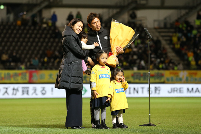 Photo ジェフユナイテッド千葉の佐藤寿人 増嶋竜也 田坂祐介が引退セレモニーを行った サッカーダイジェストweb