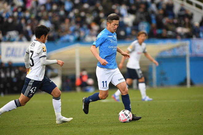 岩本輝雄 自分たちのサッカー が激しくぶつかり合った横浜ダービー サッカーダイジェストweb