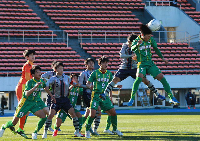 高校サッカー選手権１回戦photo 東海学園０ ２明徳義塾 終了間際の猛攻 高良 持田のゴールで明徳義塾が初戦突破 サッカーダイジェストweb