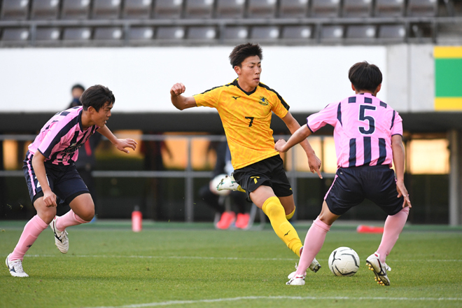 高校サッカー選手権2回戦photo 仙台育英 3 0 宮崎日大 攻め合いの好ゲームは島野のハットトリックで仙台育英が制す サッカーダイジェストweb 高校サッカー選手権2回戦photo 仙台育英 3 0 宮崎日大 攻め合いの好ゲームは島野のハットトリックで仙台育英が制す サッカーダイジェストweb