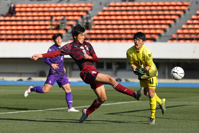 高校サッカー選手権３回戦photo 堀越２ ０丸岡 堀越２得点で準々決勝へ 丸岡激しい攻撃繰り出すも決めきれず３回戦敗退 サッカーダイジェストweb