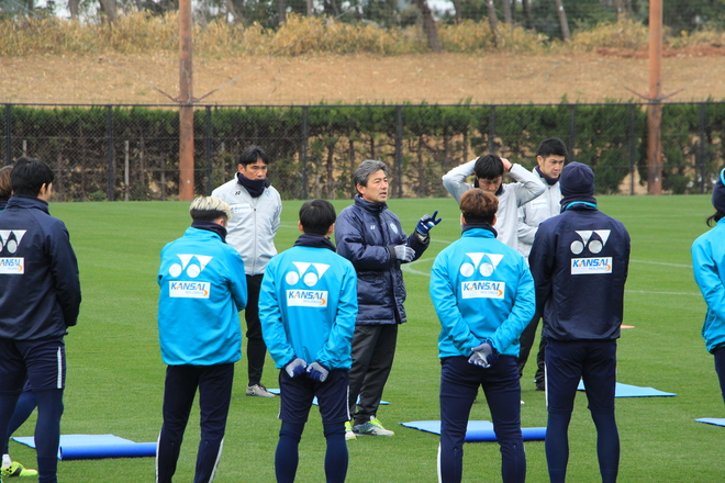 福岡 5年ぶりのj1に向け いよいよ始動 初日の練習で 笑顔が増えた 理由とは サッカーダイジェストweb 福岡 5年ぶりのj1に向け いよいよ始動 初日の練習で 笑顔が増えた 理由とは サッカーダイジェストweb