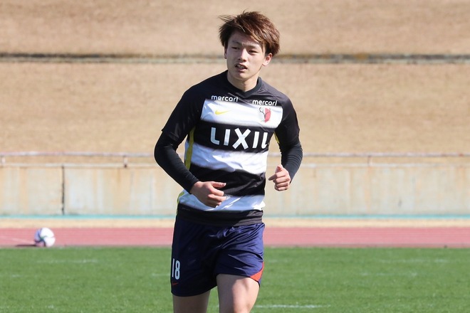 一昨年ぐらいから言っていた 鹿島 上田綺世が熱望した 背番号18 背景には父と元ドイツ代表fwの存在が サッカーダイジェストweb 一昨年ぐらいから言っていた 鹿島 上田綺世が熱望した 背番号18 背景には父と元ドイツ代表fwの存在が サッカーダイジェストweb
