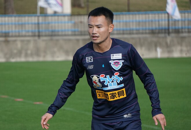鳥栖 常に前に前に行くサッカー に惹かれて加入した30歳のボランチが 得点力不足が課題のチームを救うか サッカーダイジェストweb 鳥栖 常に前に前に行くサッカー に惹かれて加入した30歳のボランチが 得点力不足が課題のチームを救うか サッカーダイジェストweb