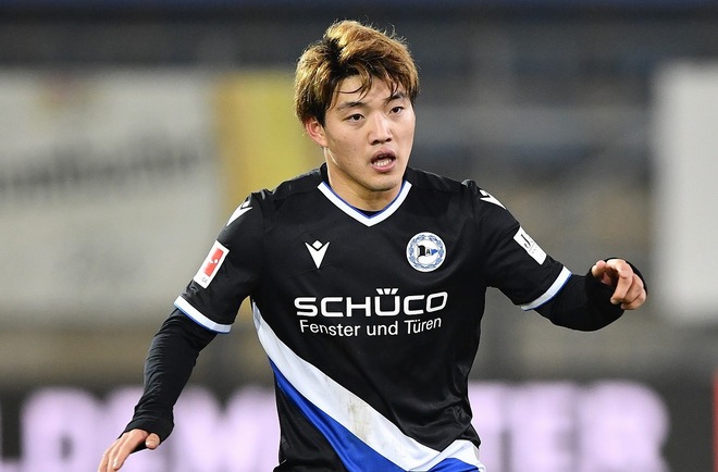 チャンスを与えてくれて リーグ全試合先発の堂安律が 電撃解任の 恩師 ノイハウス監督へメッセージ サッカーダイジェストweb チャンスを与えてくれて リーグ全試合先発の堂安律が 電撃解任の 恩師 ノイハウス監督へメッセージ サッカーダイジェストweb