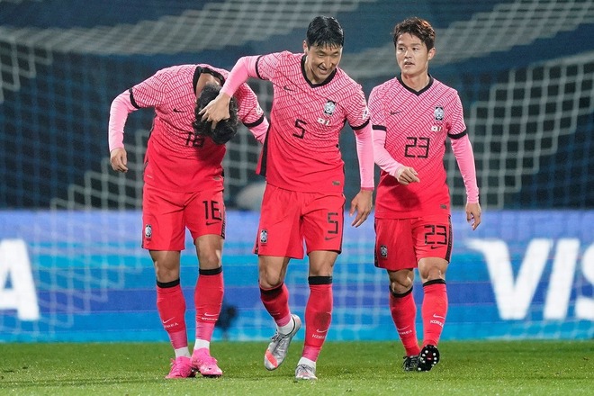 韓国代表がついに来日 選手 監督が語った 日本戦 の持つ意味 韓日戦の重要性は言葉で説明しなくても サッカーダイジェストweb 韓国代表がついに来日 選手 監督が語った 日本戦 の持つ意味 韓日戦の重要性は言葉で説明しなくても サッカーダイジェストweb