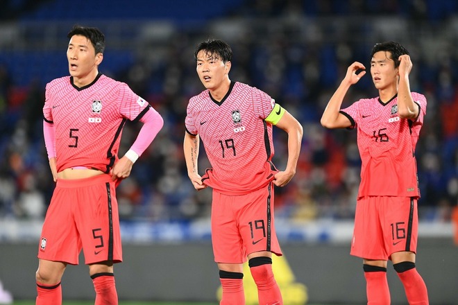 敗因はゼロトップ 我々は2軍だから 日韓戦での完敗を認めつつ 韓国メディアからは負け惜しみの論調も サッカーダイジェストweb 敗因はゼロトップ 我々は2軍だから 日韓戦での完敗を認めつつ 韓国メディアからは負け惜しみの論調も サッカーダイジェストweb