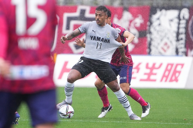 ルキアンのコントロールショットが決勝弾 磐田が後半開始早々の1点を守り抜き岡山にウノゼロ勝利 サッカーダイジェストweb ルキアンのコントロールショットが決勝弾 磐田が後半開始早々の1点を守り抜き岡山にウノゼロ勝利 サッカーダイジェストweb