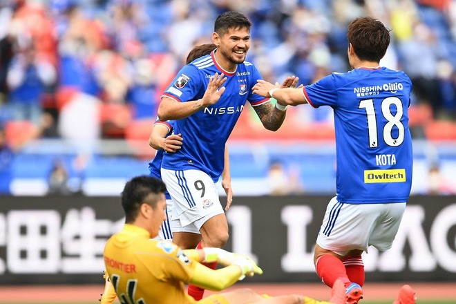 横浜 この瞬間を待っていました 5年ぶりのjの舞台でさっそくゴール Fwレオ セアラが喜びを爆発 サッカーダイジェストweb 横浜 この瞬間を待っていました 5年ぶりのjの舞台でさっそくゴール Fwレオ セアラが喜びを爆発 サッカーダイジェストweb