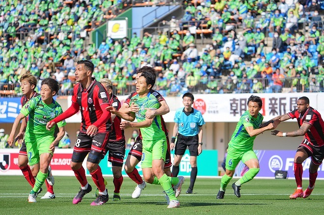 J1採点 寸評 湘南0 0札幌 Momは終盤のピンチをビッグセーブで救った守護神 両チーム ネットを揺らすがそれぞれオフサイドに サッカーダイジェストweb J1採点 寸評 湘南0 0札幌 Momは終盤のピンチをビッグセーブで救った守護神 両チーム ネットを揺らすがそれぞれオフサイドに サッカーダイジェストweb