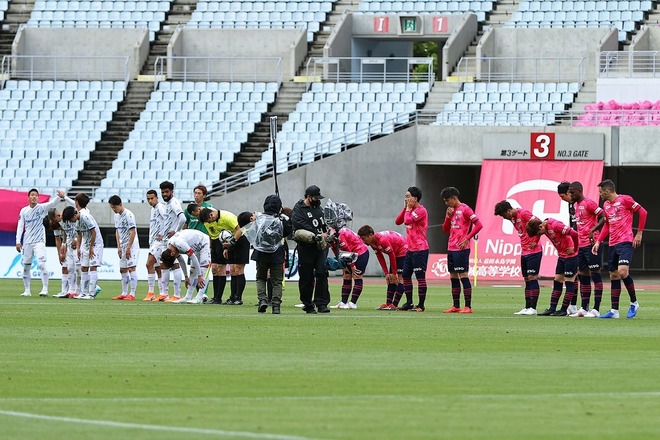 大阪ダービーの ハンド判定 は妥当だったのか ジャッジリプレイ での見解は 手に当たらない配慮を サッカーダイジェストweb 大阪ダービーの ハンド判定 は妥当だったのか ジャッジリプレイ での見解は 手に当たらない配慮を サッカーダイジェストweb