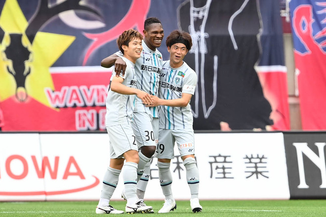 Photo 驚異的な身体能力を武器に公式戦3戦連発弾 福岡のジョン マリを特集 サッカーダイジェストweb Photo 驚異的な身体能力を武器に公式戦3戦連発弾 福岡のジョン マリを特集 サッカーダイジェストweb