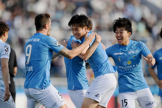 横浜fcが14試合目で待望の今季初白星 前嶋 松浦の2発で湘南との 神奈川ダービー を制す サッカーダイジェストweb 横浜fcが14試合目で待望の今季初白星 前嶋 松浦の2発で湘南との 神奈川ダービー を制す サッカーダイジェストweb