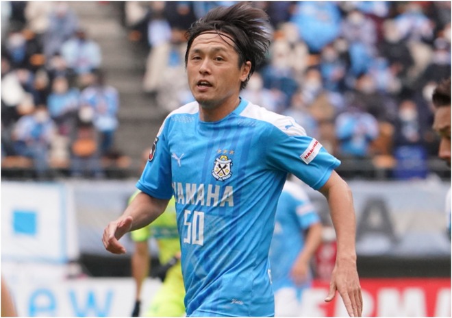 全ての技術が高すぎる ジュビロ遠藤保仁の24年連続弾に反響続々 何だこの優雅なゴールは サッカーダイジェストweb 全ての技術が高すぎる ジュビロ遠藤保仁の24年連続弾に反響続々 何だこの優雅なゴールは サッカーダイジェストweb