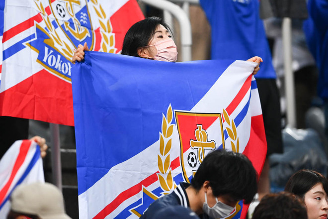 Photo 平日ナイターに駆けつけた横浜f マリノスサポーター サッカーダイジェストweb Photo 平日ナイターに駆けつけた横浜f マリノスサポーター サッカーダイジェストweb