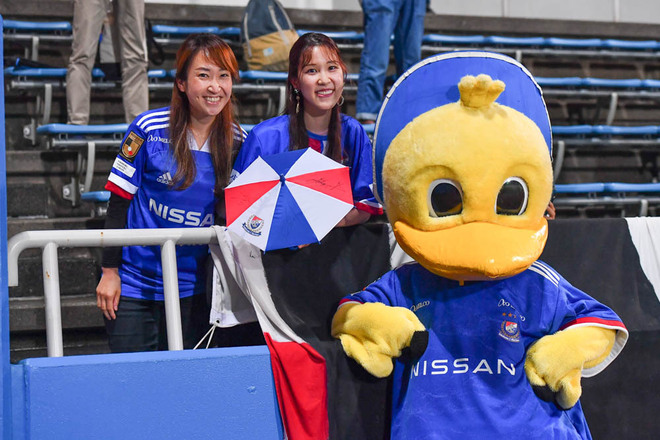 Photo 平日ナイターに駆けつけた横浜f マリノスサポーター サッカーダイジェストweb Photo 平日ナイターに駆けつけた横浜f マリノスサポーター サッカーダイジェストweb