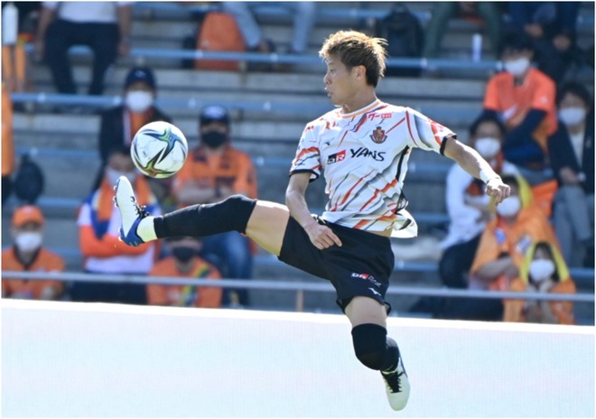 超絶変態プレー 名古屋 柿谷曜一朗の オシャレ なヒールに反響続々 ただのジーニアス サッカーダイジェストweb 超絶変態プレー 名古屋 柿谷曜一朗の オシャレ なヒールに反響続々 ただのジーニアス サッカーダイジェストweb