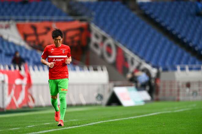 誰もいないピッチで黙々とランニング 浦和の背番号1 プロとしての矜持 厳選フォト サッカーダイジェストweb 誰もいないピッチで黙々とランニング 浦和の背番号1 プロとしての矜持 厳選フォト サッカーダイジェストweb