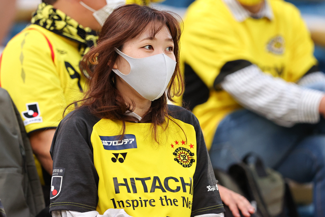 Photo 最後まで諦めずクラップで選手を後押しし続けた 柏レイソルのサポーターたち サッカーダイジェストweb Photo 最後まで諦めずクラップで選手を後押しし続けた 柏レイソルのサポーターたち サッカーダイジェストweb