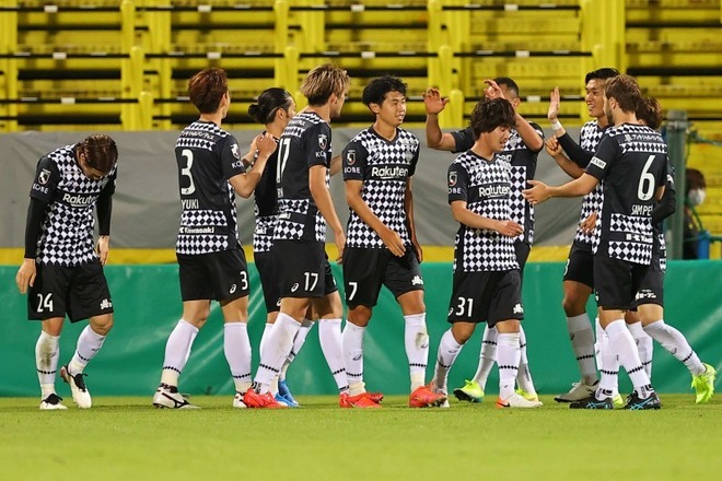 神戸が2 1で柏を撃破 一瞬の隙を突く見事な先制点を決めたのは サッカーダイジェストweb 神戸が2 1で柏を撃破 一瞬の隙を突く見事な先制点を決めたのは サッカーダイジェストweb