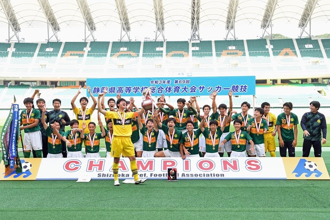 １バックでリスクを負った 静岡学園はいかにして苦境を跳ねのけたのか 清水東との壮絶戦 その舞台裏を紐解く 総体予選 サッカーダイジェストweb