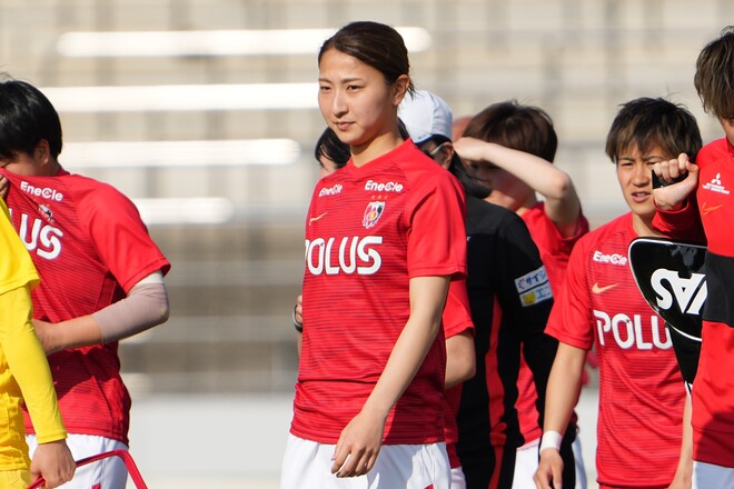 なでしこ塩越柚歩 浦和の新ユニ着で遠藤優との全身ショット 可憐な笑顔に反響 最強コンビ サッカーダイジェストweb なでしこ塩越柚歩 浦和の新ユニ着で遠藤優との全身ショット 可憐な笑顔に反響 最強コンビ サッカーダイジェストweb