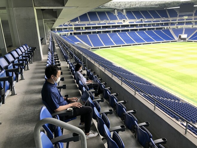 G大阪がスタジアムを活用した パナスタワーク を開始 ピッチを一望できる開放的 快適な環境を提供 サッカーダイジェストweb