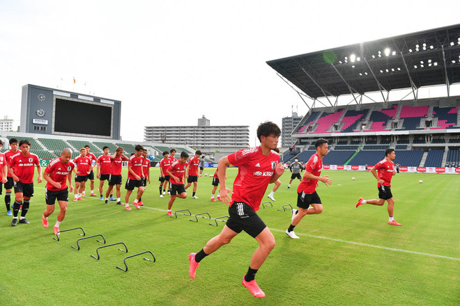 五輪代表photo 明日のホンジュラス戦に向けて 会場の ヨドコウ桜スタジアム にて笑顔で前日練習 サッカーダイジェストweb