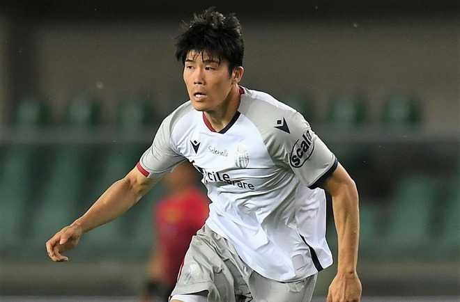 とがめることはできない トッテナム移籍濃厚の冨安健洋に イタリア人記者が持論 世界最強dfのひとりだから サッカーダイジェストweb とがめることはできない トッテナム移籍濃厚の冨安健洋に イタリア人記者が持論 世界最強dfのひとりだから サッカーダイジェストweb