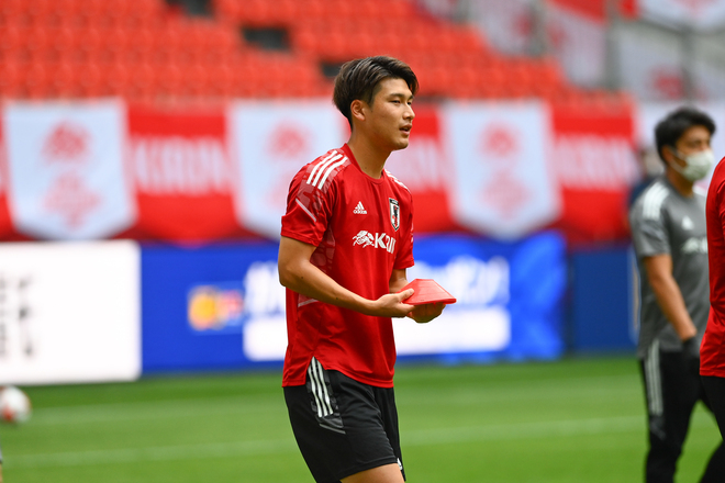 あえてやらなくてもいいのに 橋岡大樹の何気ない行動が印象的だった 厳選フォト サッカーダイジェストweb あえてやらなくてもいいのに 橋岡大樹の何気ない行動が印象的だった 厳選フォト サッカーダイジェストweb