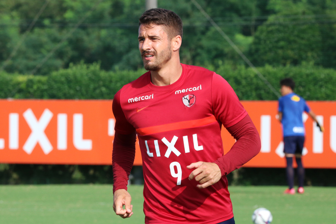 ガンバ パトリックではない 下位低迷も強豪と認める相手に鹿島エヴェラウドは 謙虚な姿勢 で挑む サッカーダイジェストweb ガンバ パトリックではない 下位低迷も強豪と認める相手に鹿島エヴェラウドは 謙虚な姿勢 で挑む サッカーダイジェストweb