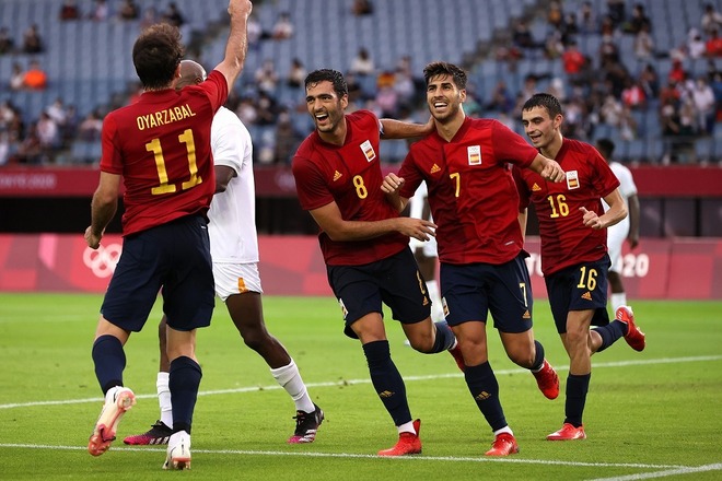 スペインが延長戦の末に激闘を5 2で制しベスト4進出 日本 Nzの勝利チームと準決勝で激突 東京五輪 サッカーダイジェストweb スペインが延長戦の末に激闘を5 2で制しベスト4進出 日本 Nzの勝利チームと準決勝で激突 東京五輪 サッカーダイジェストweb